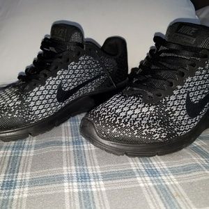 Nike air max sequent 2, size 9